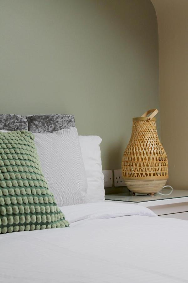 Charming 1-Bed Loft In Caerleon Apartment นิวพอร์ต ภายนอก รูปภาพ