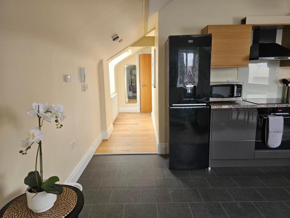 Charming 1-Bed Loft In Caerleon Apartment นิวพอร์ต ภายนอก รูปภาพ